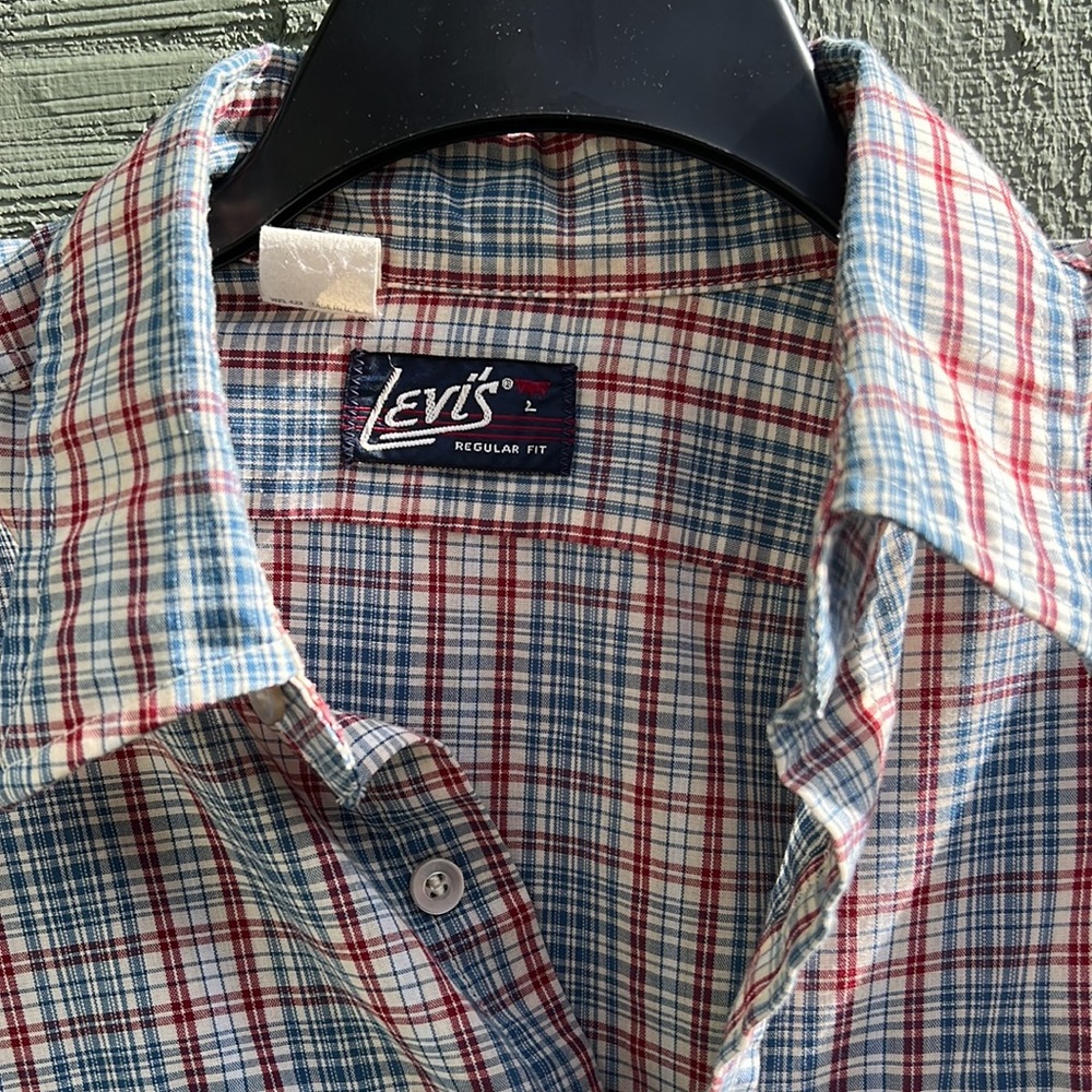 LEVIS MADE IN THE USA Vintage Button Down Plaid Lightweight Shirt